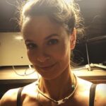 Sarah Wayne Callies Instagram - “I Love Difficult Women” essay published in @talkhouse today . link in bio. go be difficult. 💪🏽