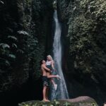 Sascha Burci Instagram - 🇮🇹: La pace nel forte rumore della cascata. L’adrenalina stando immobili in mezzo alla natura. Il benessere, il focus, il godersi un momento indimenticabile, il tempo che si ferma e ti ritrovi bambino difronte a qualcosa di unico. Grazie Sascha per poter continuare a vivere esperienze del genere ed arricchirti sempre di più con quel qualcosa che non è materiale ma che rimarrà sempre tuo, dentro di te. 🇬🇧: Peace in the loud noise of the waterfall. The adrenalin rush from standing still in the midst of nature. The well-being, the focus, the enjoyment of an unforgettable moment, the time that stops and you find yourself a child in front of something unique. Thank you Sascha for being able to continue to have such experiences and to enrich yourself more and more with that something that is not material but will always remain yours, inside you. Bali, Indonesia