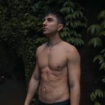 Sascha Burci Instagram - 🇮🇹: La pace nel forte rumore della cascata. L’adrenalina stando immobili in mezzo alla natura. Il benessere, il focus, il godersi un momento indimenticabile, il tempo che si ferma e ti ritrovi bambino difronte a qualcosa di unico. Grazie Sascha per poter continuare a vivere esperienze del genere ed arricchirti sempre di più con quel qualcosa che non è materiale ma che rimarrà sempre tuo, dentro di te. 🇬🇧: Peace in the loud noise of the waterfall. The adrenalin rush from standing still in the midst of nature. The well-being, the focus, the enjoyment of an unforgettable moment, the time that stops and you find yourself a child in front of something unique. Thank you Sascha for being able to continue to have such experiences and to enrich yourself more and more with that something that is not material but will always remain yours, inside you. Bali, Indonesia