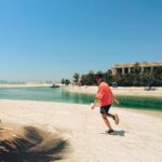 Sascha Burci Instagram - Oggi ho visitato la prima Villa Galleggiante al 🌏 e il palazzo della famiglia Reale! Tutto situato nell’arcipelago “The World Island” difronte a Dubai. Posso direi di essere stato miliardario per un giorno! 🎥 È uscito il video dell’esperienza su YT, link in Bio 🎥 Dubai - دبى