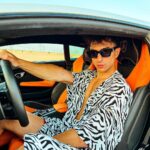 Sascha Burci Instagram - Se non potete volare, correte. Se non potete correre, camminate. Se non potete camminare, strisciate. Ma in ogni caso, continuate a muovervi. Io ora, posso driftare!! 😍 Dubai - دبى