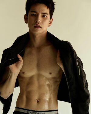 Sattaphong Phiangphor Instagram - “It’s me 2024”
ขอบคุณ @tikky_w ที่ยอมไม่กินของอร่อยแล้วก็ไม่ได้ไปเที่ยวกันมากินคลีนด้วยกันตลอดสามเดือนที่ผ่านมา เดี๋ยวพาไปจัดหมาล่านะครับ😬 อีกหนึ่งคนที่ต้องขอบคุณพี่ @bestfitts ที่จัดโปรแกรมที่เหมาะกับเต๋าและจัดร่างนี้มาให้ครับ ขอบคุณมากๆครับ🙏🏻 #Taostp  Photographer : @termsit 
Makeup : @subsin_billion