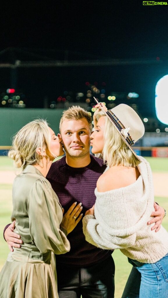 Savannah Chrisley Instagram - Sometimes you gotta get messy for the ones you love 🤣🤷🏼‍♀️ go catch @unlockedwithsavannah on your podcast apps or WATCH on YouTube! •••• On the latest episode of @unlockedwithsavannah Savannah and her future sister-in-law @emmymedders fill the void y’all told us you were missing. Emmy’s dad’s battle with ALS, his car accident, and how the future sisters come from very different backgrounds are all major topics in this episode. What did they used to think of each other? How did Emmy earn her way into the Chrisley family? She’s “here for good” in case you were wondering. The overarching lesson…. despite the hardships, there are so many blessings they DO have.