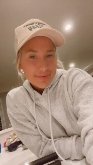 Savannah Chrisley Instagram - DONT GIVE UP ❤️ It’s okay to not be okay… (I was going to post this on my story but felt like maybe a few more people needed this)
•••
“But as for you, BE STRONG and
DO NOT GIVE UP for your work
will be rewarded.” - 2 CHRONICLES 15:7
•••
Today, I found myself at the local Chapel on my knees in prayer. As I was sobbing…. A sweet older lady came in and got on her knees and prayed with me and for me. She was my angel today ❤️ God has never been more present! I encourage you… if you feel like giving up… DONT! God isn’t finished with you yet! I love you! You matter!