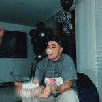 Sebastián Villalobos Instagram - Y LOS CUMPLÍ MUY FELIZ ☁️🩷✨🥳 tan agradecido con todos sus mensajes de cumpleaños y todo el amor que le han dado a #genuino ! quise en mi cumpleaños regalarles una parte de mí en forma de álbum, así que gracias también por todo el feedback.. leer sus comentarios sobre las canciones ha sido una actividad súper interesante! Gracias a cada persona que se con un mensaje, un gesto o simplemente con su energía.. influyó en que haya sido el día que fue! A mí no me gusta cumplir años (razón por la cual nunca organizo fiestas y así), pero este cumpleaños me gustó, por lo que les agradezco a todos los que hicieron que así fuera! ✨☁️👀 sigan escuchando el álbum completo que por ahí vienen los videosssss ✌🏼🎥! 28 BIEN VIVIDOS Y LA CELEBRACIÓN ITALIANA ME ESTÁ HACIENDO DAR COMO GANAS 🇮🇹 !!! 🥰 Bogotá D.C, Colombia