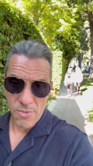 Sebastian Maniscalco Instagram - What’s the etiquette here?
