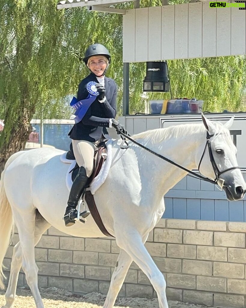 Selma Blair Instagram - A blue ribbon day in a sun scorched august. ☀️ never mind that the class is called “rusty stirrup” 🤨, or that I am still on the kitchen floor with Scout recovering! I faltered yesterday. But forced myself out and on with the show. I won today. Yay. It felt good to keep trying.