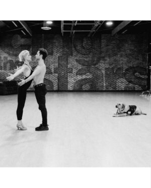 Selma Blair Instagram - Oh the places I’ve been! But I never considered I would be in a dance rehearsal space for a live @disneyplus ballroom dance show. And I loved every single second of it. Having an “atta girl” from so many people in my life and on here and in the @dancingwiththestars 🪩 world has changed me for the better. 
And always to @sashafarber1 for being my first and only partner. 
All love. 💜

thank you @arttavee for always holding me in frame as well. I love you 📷

Series of images of Selma and Sasha in both color and black and white in a dance studio. Selma has short blonde hair and is wearing a black bodysuit. Sasha has short dark hair and is wearing a striped shirt in some images and no shirt in others. Selma’s dog Scout is in the third image on the right in the photo.
