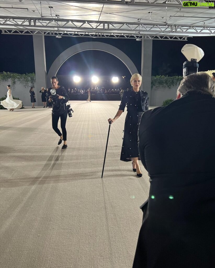 Selma Blair Instagram - Walking through the iconic space of the Academy Museum breathed a new awe and admiration of our cinematic and artistic productions, our history and future. A truly enchanting evening. And powerful. Thank you @academymuseum #AcademyMuseumGala