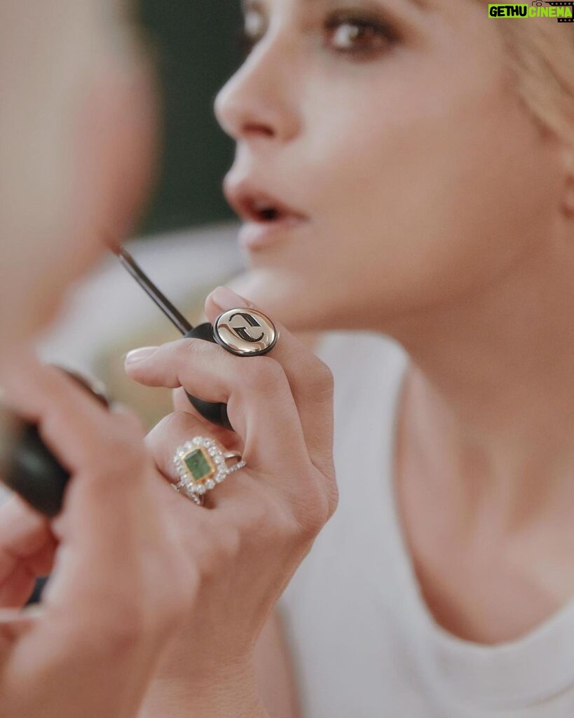 Selma Blair Instagram - Thank you @coveteur for highlighting my wellness journey 🤍 link in Stories Image 1: Selma has short blonde hair and is wearing a shiny black and bronze striped jacket. She has her hands lifted over head and face angled towards the camera, looking down. Her eye shadow is bronze and black. Image 2: Selma has short blonde hair and looks into a mirror as she holds a makeup tool for eyebrows from Guide Beauty Cosmetics. She wears a large emerald ring. Image 3: A headline from the Coveteur reads, “Selma Blair on Rediscovering Wellness Rituals That Work For Her.” Selma is quoted “now that I have cleared up some lost energy, I have the patience to witness my own imbalances.” Selma is shown sitting on a couch looking direct to camera.