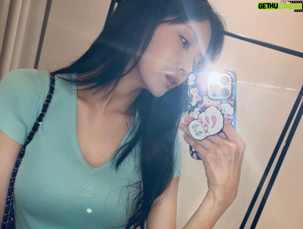 Seohyun Instagram - 무슨 말이 더 필요해 너희가 최고야 샤이니야👍 OOTD : 누가봐도 샤이니 콘서트가는사람👕🦋💎🐬🎽