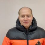 Sergey Burunov Instagram - Сегодня был на матче ЦСКА-Зенит. И неважен счет. Важна атмосфера! Важны ваши эмоции. Смотрите в сторис, как наши жгут! Пользуюсь случаем, поздравляю дорого @igor_igor_akinfeev с его невероятными рекордами. @pfc_cska #цвбп #армейцымосквы ВЭБ Арена