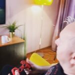 Sergey Burunov Instagram - Что я хочу делать в праздники? Декабрь всегда очень загруженный месяц. Съемки, съемки, съемки... А я вообще-то недавно озвучивал легендарную #CallofDutyBlack Ops: Cold War. И у меня была возможность первым поиграть. Поиграл... пару часов. Потом меня еле оторвали. Но после Нового года, я сяду, закроюсь в квартире, и буду играть по-настоящему, с погружением так сказать. Сейчас вместе с @callofdutyru подарю вам 5 ключей на игру для Playstation 4. Начинайте играть пока без меня. Но я скоро к вам присоединюсь. Что нужно сделать? Да ничего особенного. Ставьте + в комментах. И я в субботу разыграю 5 кодов. Победителей объявлю в сторис. #CODPartner