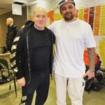 Sergey Burunov Instagram - Это мы с Васей @bastaakanoggano Через неделю, 24 ноября, выйдет очень веселый #вопросребром Программа вышла 👍🏻👍🏻👍🏻 А еще я в восторге от Васиного электронного проекта @gorillazippo Послушайте, дорогие подписчики, это #чистыйкайф Соведущим Вася пригласил молодого и очень смешного парня @stasprostoklass и он действительно #простокласс #баста #стаспростокласс Gorilla by БАСТА