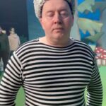 Sergey Burunov Instagram - А что, ребята, ждет нас новогодним утром? Правильно, ребята, - сказка! Сказка, которая нам знакома с детства. Та самая, которую мы слушали на грампластинках. Называется она «Происшествие в стране Мульти-Пульти». А с кем же мы отправимся в эту сказочную страну? Ну-ка давайте позовем артистов: Александр Петров Данила Козловский Евгений Цыганов Тимофей Трибунцев Ксения Раппопорт Виктория Исакова Алексей Серебряков И других героев! Включайте 31 декабря @kion.ru