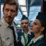 Sergey Burunov Instagram - Вы часто спрашиваете у меня советы про кино, а я часто теряюсь, ведь смотреть новые фильмы у меня часто нет времени. Но вот сейчас пришло время поделиться! Великолепное кино «Кто там?», которое состоит собой 5 новелл, снятых одним (!!!) кадром и погружающих зрителя в тревожную неизвестность перед нежданными гостями за дверью. Великолепный каст: Машков, Бортич, Кяро, Жизневский, каждая история - напряжение с первой до последней минуты! Поздравляю режиссерское трио @mmorskov @maslov_v_v @vitalisdudka … с успехом. И всех призываю смотреть!