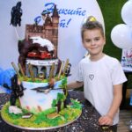 Sergey Lazarev Instagram – Какой Невероятный торт для Никиты сделали в @ribambelle.ru 
@ribambelle.cakes ! Спасибо! Никита фанат Гарри Поттера) и конечно торт и украшения дома в этой стилистике на День Рождения) помимо того, что торт красивый, он еще и вкусный ( внутри медовик и эстерхази с малиной ) ммммм! Прощай диета😂 ! Огромное спасибо всем за поздравления! Я все передал Никите❤️ #никитасергеевич #Никита #Лазарев #деньрождения