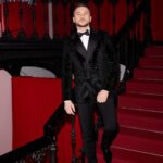 Sergey Lazarev Instagram - Красивый вечер в красивой компании… Рождественский ужин ! Спасибо @vikulin_d за приглашение! @bookmate_ru @ultima.yandex @mrgroup_rus #сергейлазарев #лазарев #рождество #ужин
