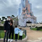 Sergio Busquets Instagram - Donde empieza la magia 🪄 @disneylandparis #disneylandparis