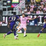Sergio Busquets Instagram - Gran partido del equipo y pasamos a la siguiente ronda! Gracias afición por el gran ambiente, el derbi se queda en casa 💪🏼🩷🖤 @intermiamicf