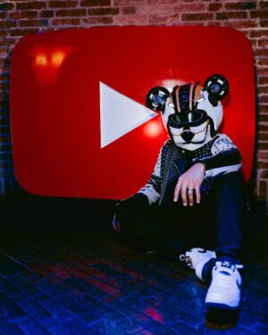 Sergio Daniel Brazón Rodríguez Instagram - Mamá, lo estamos logrando ❤️‍🩹 Hablamos de como @youtubelatam nos cambió la vida ✨
