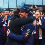 Sergio Pérez Instagram - Closing the year with more than 1400 people who make all this possible. Thank you all for your dedication and effort. Happy holidays to you and your families. See you in a few weeks to go for another championship!! 💪 Cerrando el año junto a las mas de 1400 personas que hacen todo esto posible. Gracias a todos por su dedicación y esfuerzo. Felices fiestas para ustedes y sus familias. Nos vemos en unas semanas para ir por otro campeonato!! 💪 #SP11 Red Bull Racing