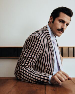 Serkan Çayoğlu Instagram - @vogueturkiye 👊🏻

Fotoğraf @emreguven 
Röportaj @canremziergen 
Moda editörü @tugcebahcivangil 
Saç @yildirimbozuyuk 
Makyaj @burkhu 
Moda editörü asistanları @ece_acarr Selen kılıç
Fotoğraf asistanları: Alican Tükle, Furkan Pala