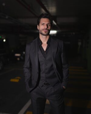 Serkan Çayoğlu Instagram - Suit up!