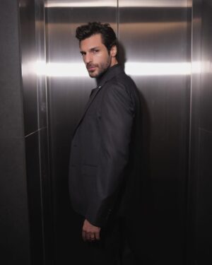 Serkan Çayoğlu Instagram - Suit up!
