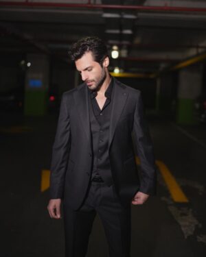 Serkan Çayoğlu Instagram - Suit up!
