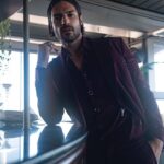 Serkan Çayoğlu Instagram - Bordeaux! Foto @senolaltunphotography Hair @akinunalofficiall Makeup@ozgetasozmen Styling @ilhandalaklioglu