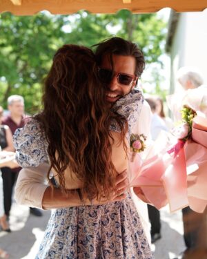 Serkan Çayoğlu Instagram - You're just too good to be true
Can't take my eyes off of you
You'd be like Heaven to touch
I wanna hold you so much
At long last, love has arrived
And I thank God I'm alive
You're just too good to be true
Can't take my eyes off of you ❤️