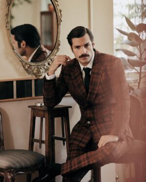 Serkan Çayoğlu Instagram - @vogueturkiye 👊🏻

Fotoğraf @emreguven 
Röportaj @canremziergen 
Moda editörü @tugcebahcivangil 
Saç @yildirimbozuyuk 
Makyaj @burkhu 
Moda editörü asistanları @ece_acarr Selen kılıç
Fotoğraf asistanları: Alican Tükle, Furkan Pala