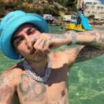 Sfera Ebbasta Instagram - Sole, mare, tanga in mezzo alle 🍑 Malta