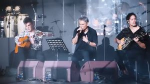 Shadmehr Aghili Instagram - .
دوس دارم وقتی که نزدیک منی
اسممو آروم توی گوشم بگی