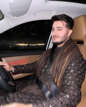 Shahveer Jaffery Instagram - That’s the way… Maahi ve

@jermynst