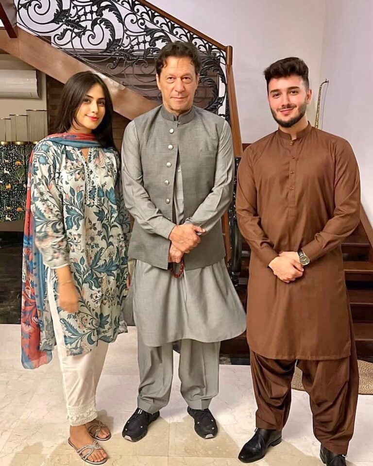 Shahveer Jaffery Instagram - Been a fan of Imran Khan for as long as I can remember. After I read his book “Pakistan a personal history” I learnt how to dream big and achieve those dreams. Meeting him was one of the biggest dreams. Thank you for your time sir. Love you Lahore, Pakistan