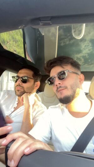 Shahveer Jaffery Instagram - When your friend doesn’t know the lyrics 😂 #reels #trending #bollywood #comedy #explore