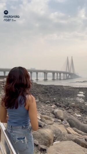 Shalini Pandey Instagram - I saw my Future through Motorola RazR’s lens!
You can #FlipIntoTheFuture too by standing a chance to win the new Motorola phone now in Color of the Year - Peach Fuzz.

All you have to do is click the top right corner of the video on Motorola India handle > use the instagram sequence feature, show us your best reactions to this futuristic event & upload!

@motorolain #FlipIntoTheFuture 
Available on Amazon starting 12th January.
#ContestAlert #MotorolaRazr #MotorolaRazr40Ultra #PeachFuzz