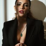 Shama Sikander Instagram - Friday glam on point. Ready to slay the weekend! 💄 . . . #slay #glamarous #shamasikander Mumbai, Maharashtra