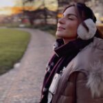 Shama Sikander Instagram - Just be in it…!!♥️😇🤩. #sunrise #bestsunrise #bestfeeling #love #bliss #nature #iamnature #iamlove #iamloved❤️ #gratitude