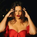 Shama Sikander Instagram - Then do these 2 ……..write; Sexy or Sassy?? Swipe right ➡️👉🏻 how do you like your girl to be?! . . . #stylish #sassy #shamasikander