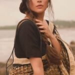 Shama Sikander Instagram - Oh Mere Dil ke chain ! . . . #oldisgold #beautifulwomen #shamasikander