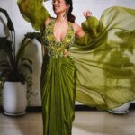 Shama Sikander Instagram - Wind-whispered elegance in every flutter. . . . #elegance #stylishwomen #shamasikander Mumbai, Maharashtra