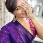 Shama Sikander Instagram - COLORS OF FESTIVITIES 🥳 ✨🌟💫 . . . #festivecolours #family #shamasikander Mumbai, Maharashtra
