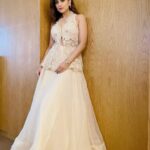 Shamita Shetty Instagram - 🦋 Outfit : @awignaofficial @thewisedesign Jewellery : @karishma.joolry @dipublicrelations Hair : @hairbysharda #delhi #event #ivory #ootn #love #gratitude #happiness