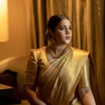 Shamna Kasim Instagram - Stay classy …. Costume: @kanchivaram.in Jewelry: @kushalsfashionjewellery Pics: @v_capturesphotography Hairstylist: @venkymakeupstudio Personal staff: @pranay_kohli
