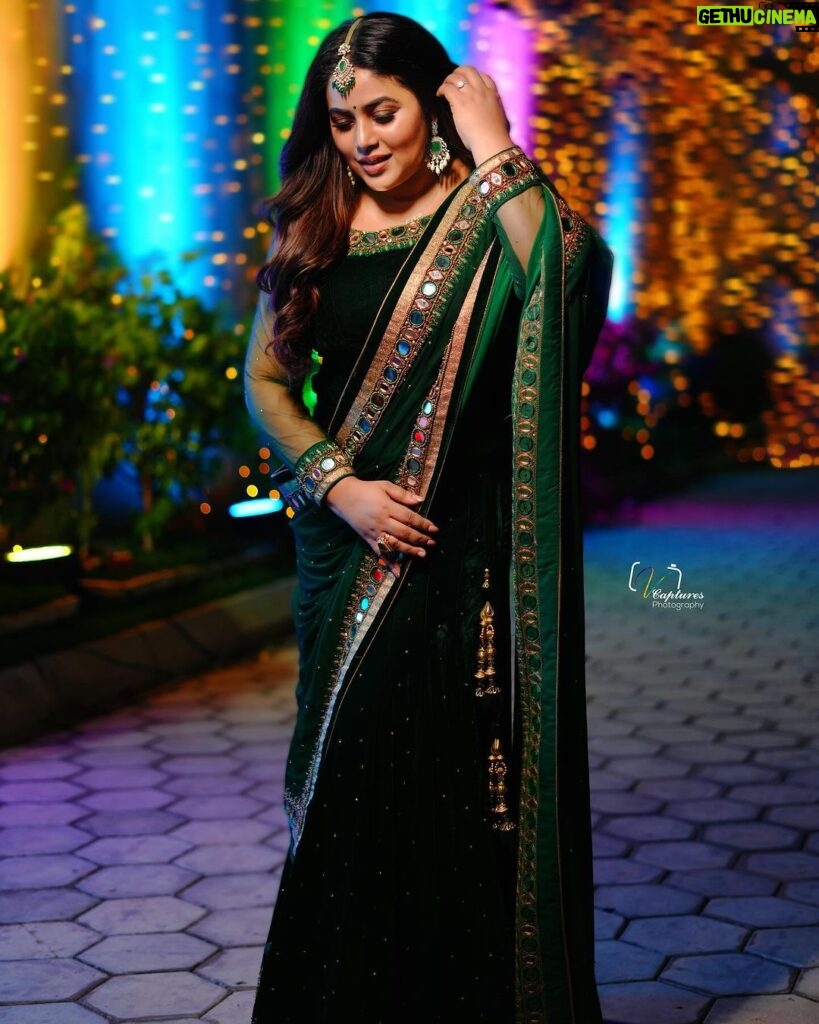 Shamna Kasim Instagram - Being happy is the greatest form of success 💚 Jewelry: @kushalsfashionjewellery Pics: @v_capturesphotography Hairstylist: @hairartistpoojagupta Personal staff: @pranay_kohl