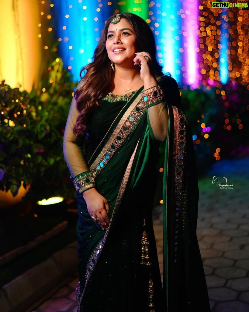 Shamna Kasim Instagram - Being happy is the greatest form of success 💚 Jewelry: @kushalsfashionjewellery Pics: @v_capturesphotography Hairstylist: @hairartistpoojagupta Personal staff: @pranay_kohl