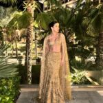 Shanaya Kapoor Instagram - find me under the palms 🌴